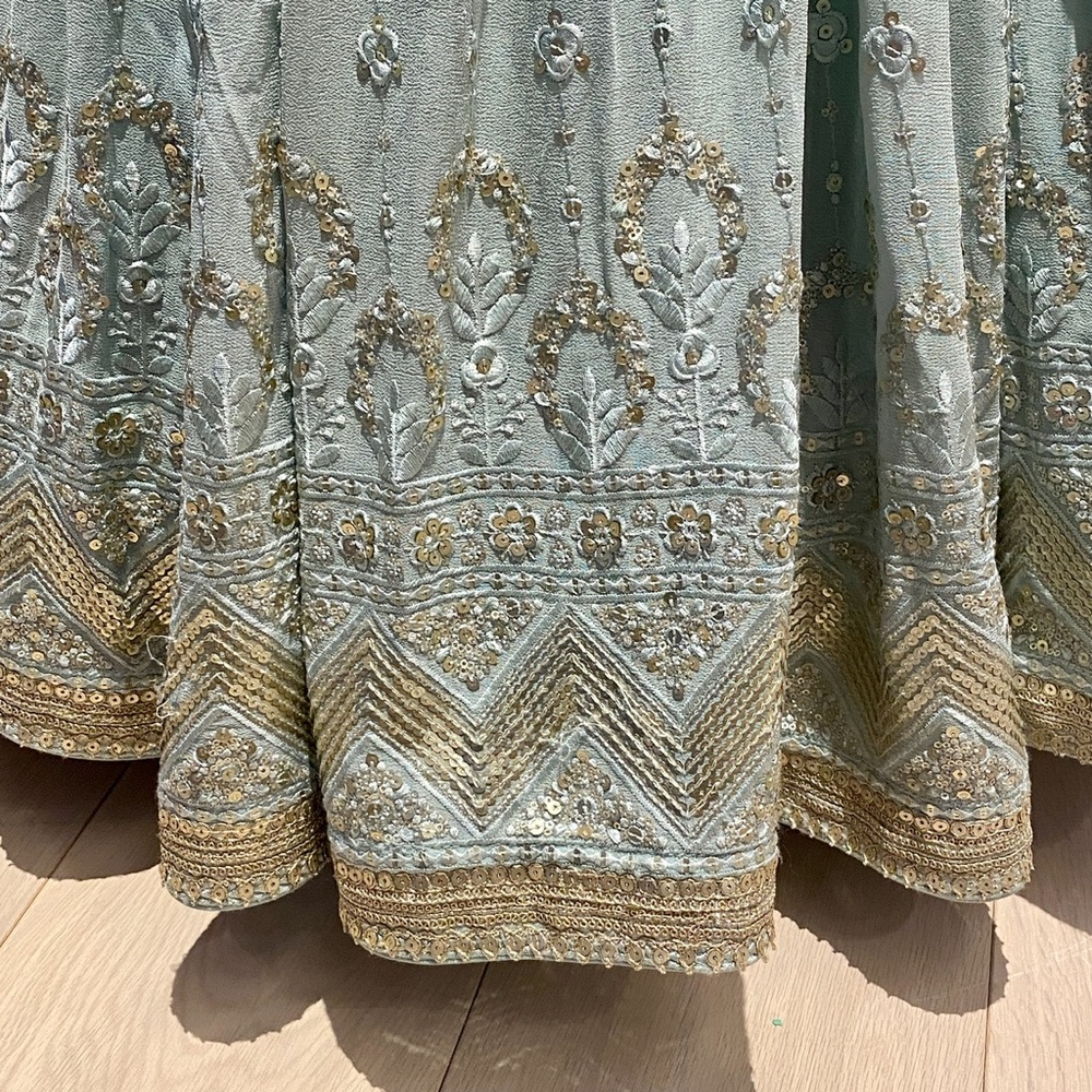 Stunning Brand New Sea Green Indian Gown w/ Dupatta XS - Picture 6 of 9